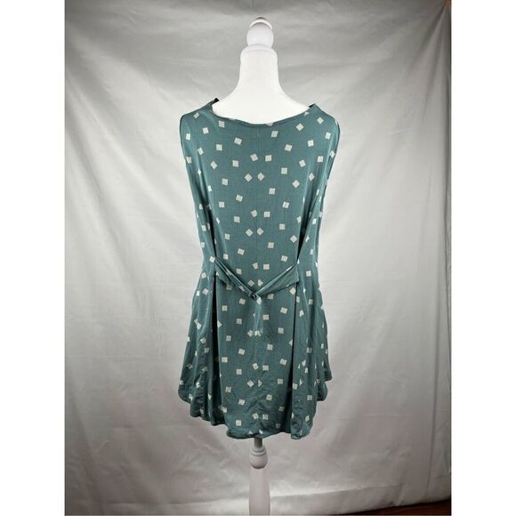 Torrid Fit and Flare Challis Sleeveless Tank Button Down 3 - Picture 3 of 9